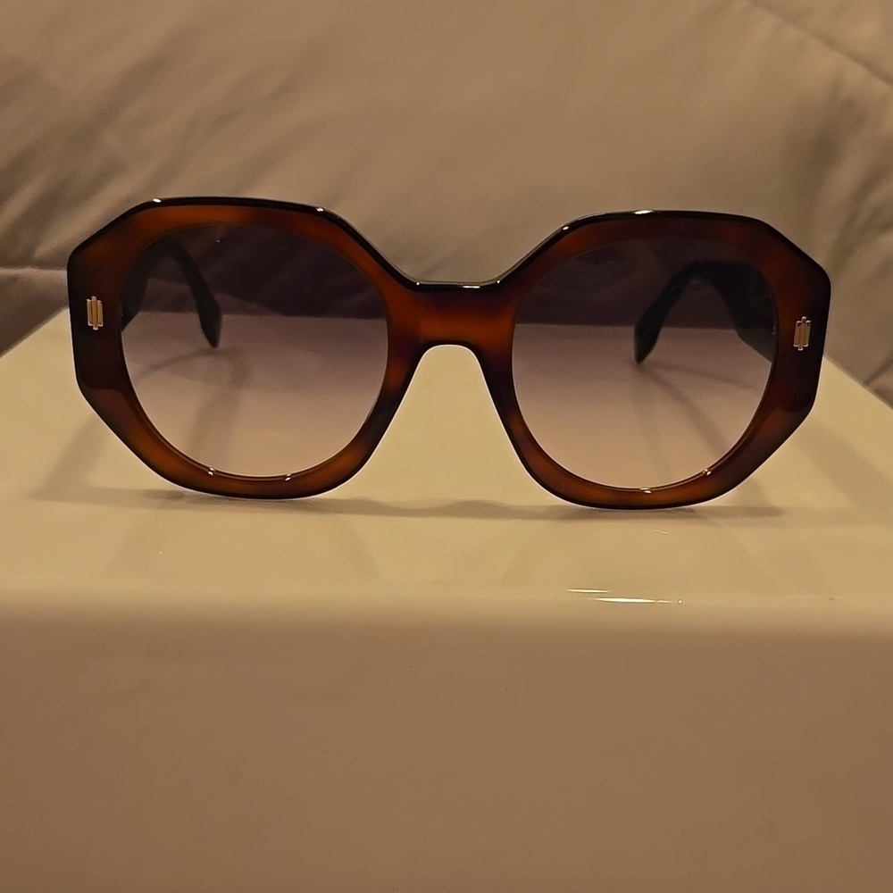 Fendi Tortoise Gray Gradient Brand New Sunglasses with Box - Picture 3 of 14